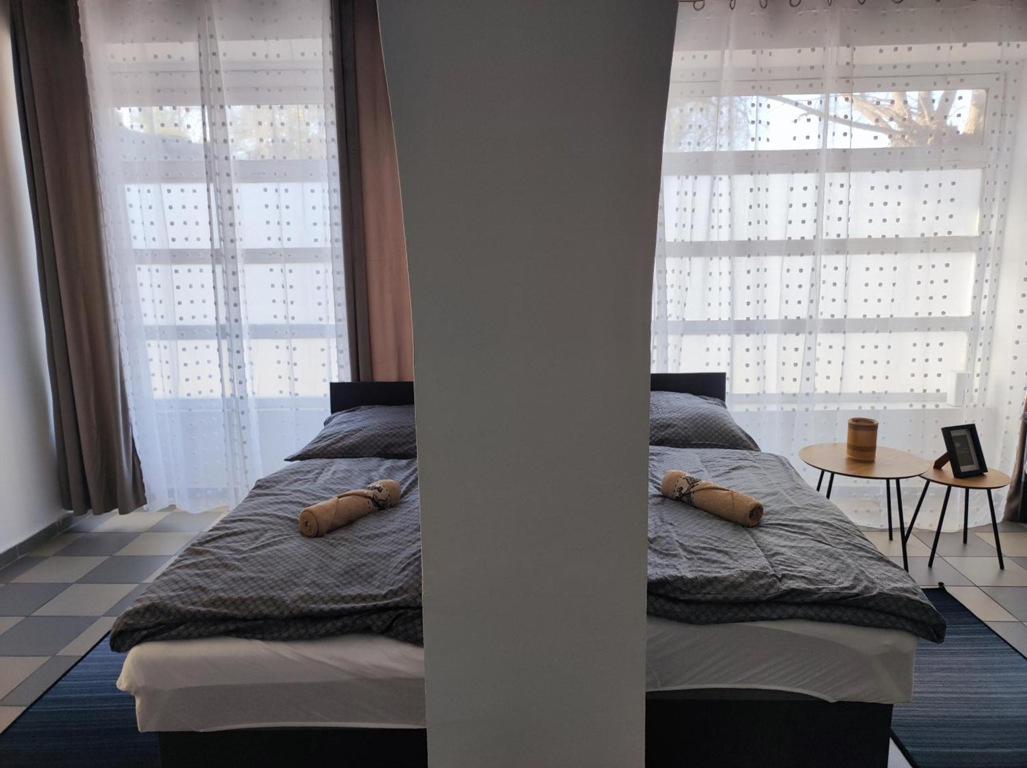Varalja Vendeghaz タタ 部屋 写真